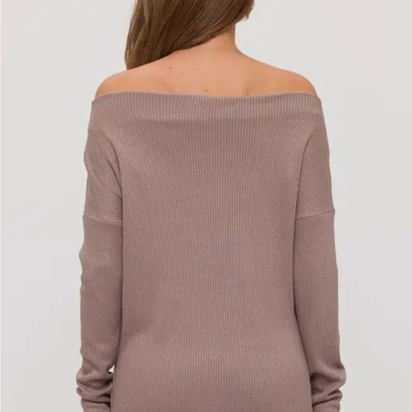 NWT AND Women's Off-Shoulder Sweater - Mocha - Picture 4 of 4